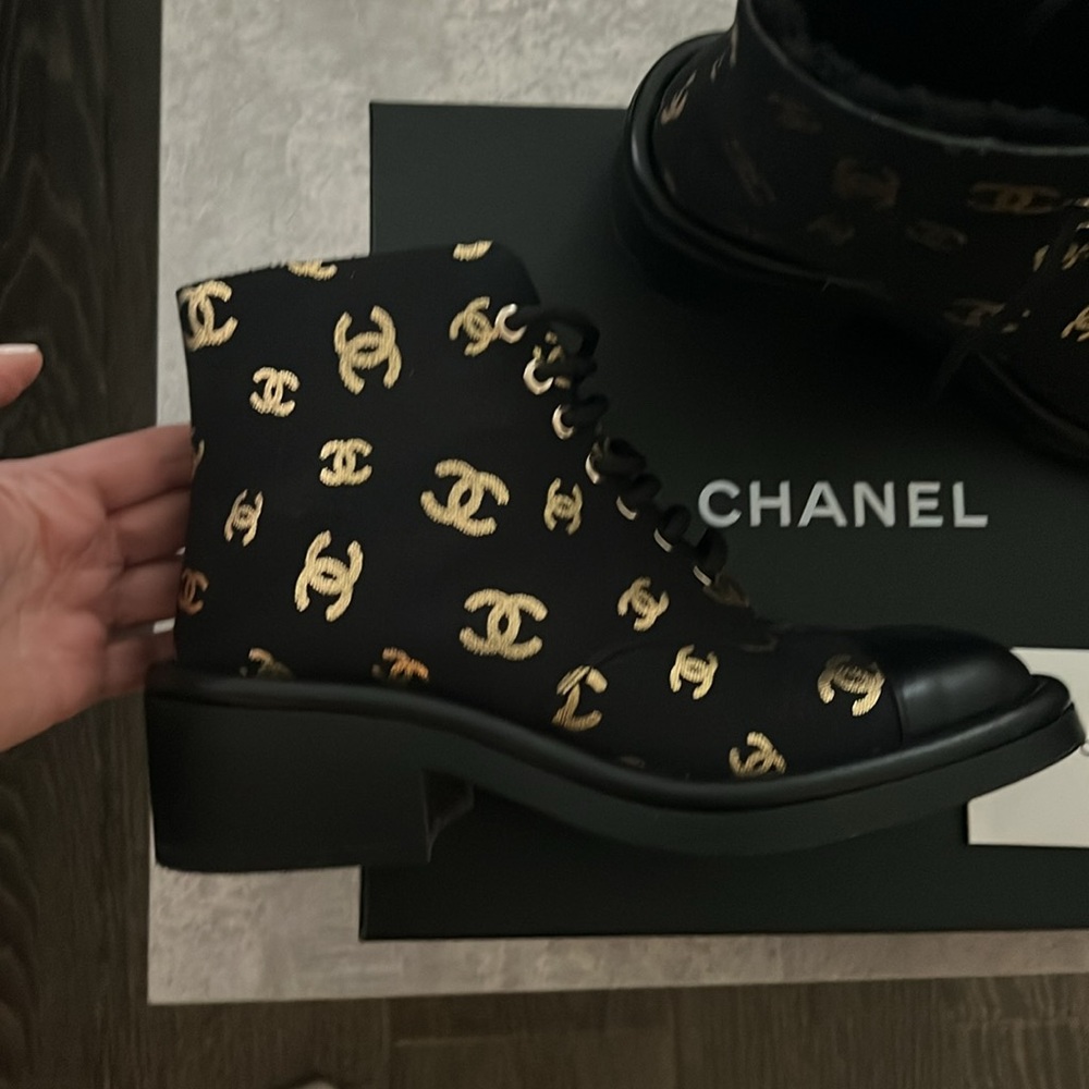 Chanel boots - Picture 4 of 8